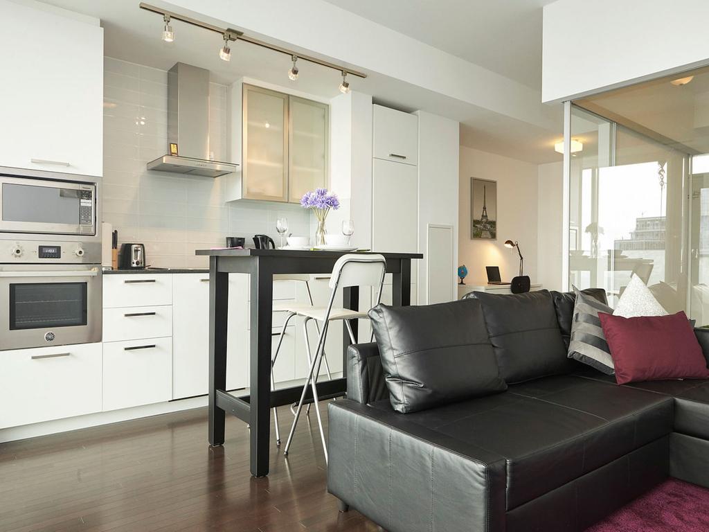 Eg Suites - York St Condos Cn Tower Toronto Rom bilde