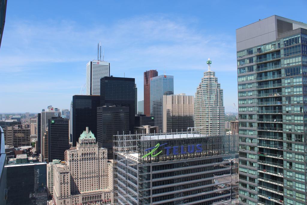 Eg Suites - York St Condos Cn Tower Toronto Eksteriør bilde