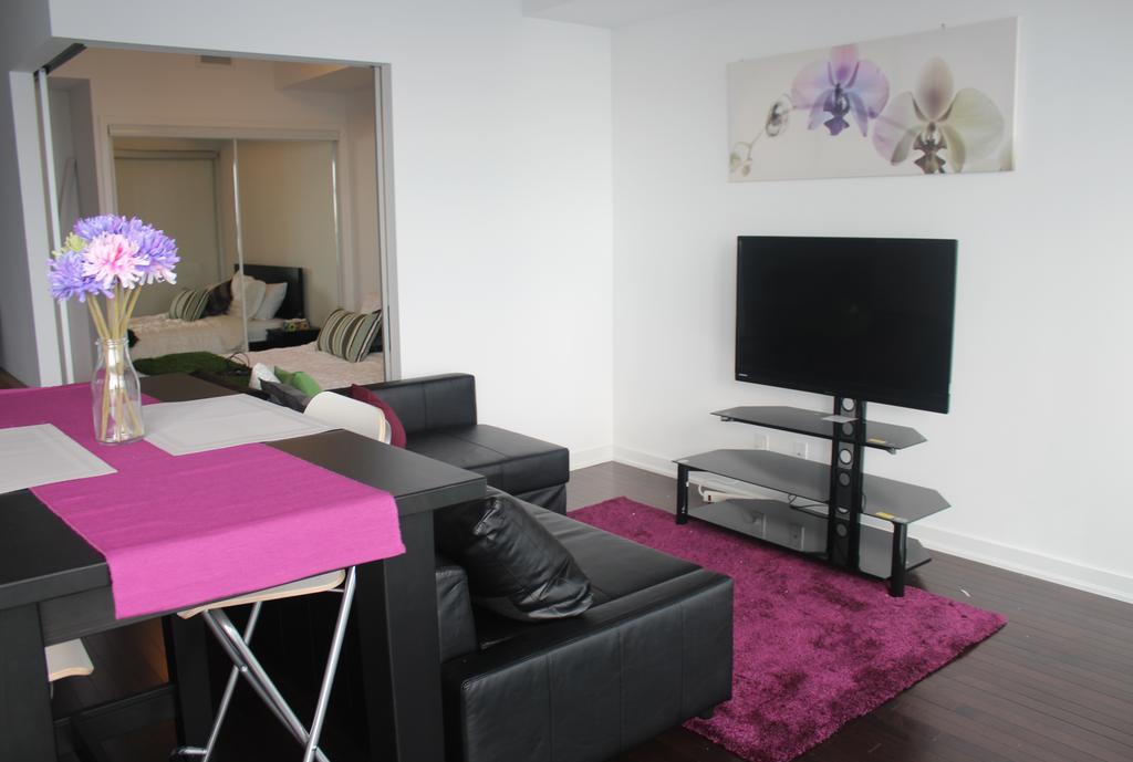 Eg Suites - York St Condos Cn Tower Toronto Rom bilde