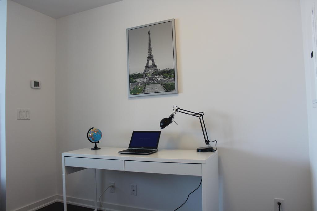 Eg Suites - York St Condos Cn Tower Toronto Rom bilde