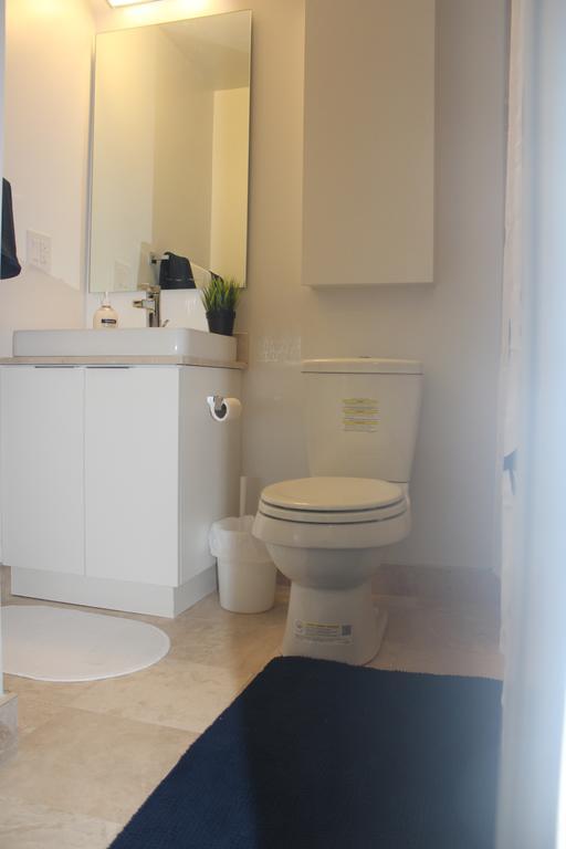 Eg Suites - York St Condos Cn Tower Toronto Rom bilde