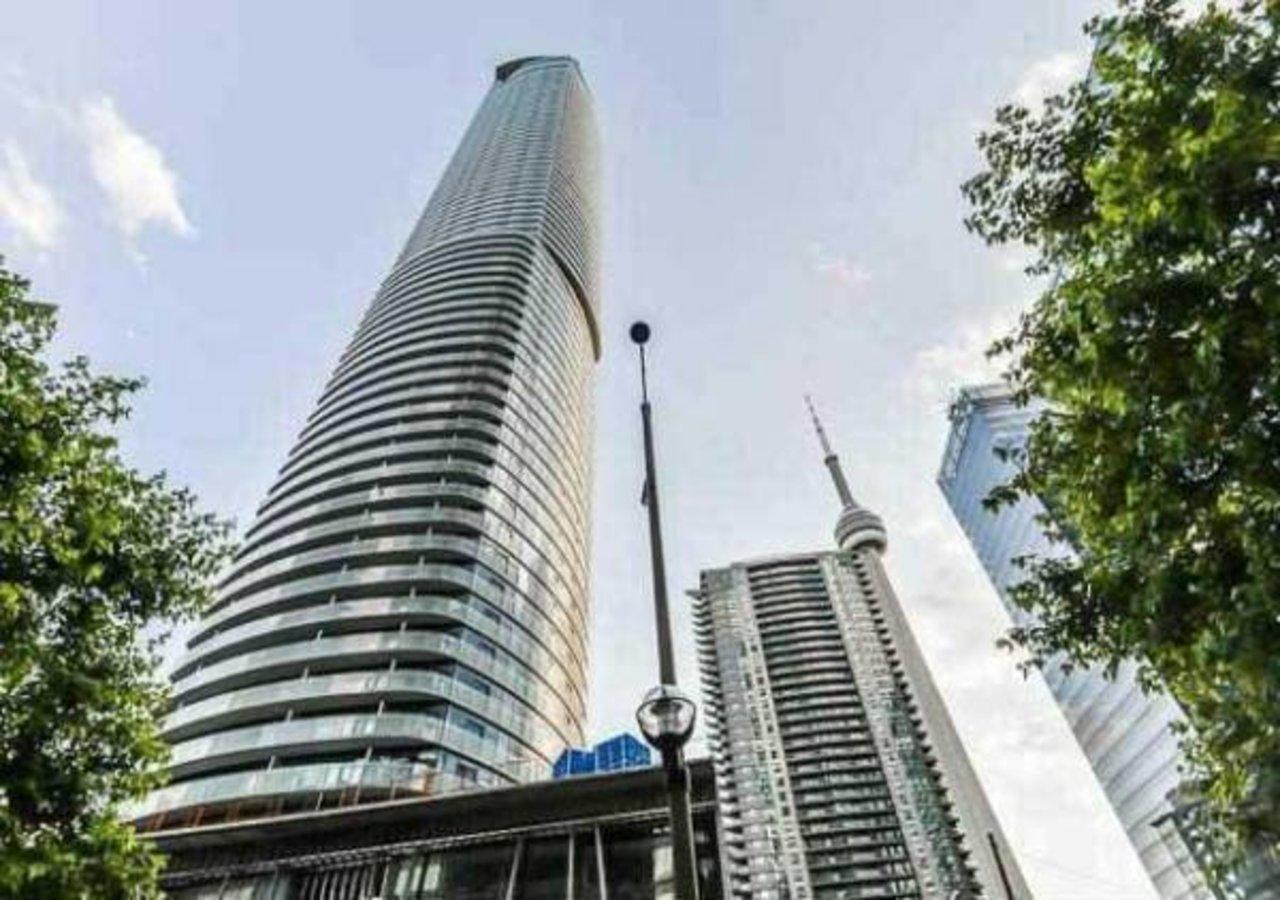 Eg Suites - York St Condos Cn Tower Toronto Eksteriør bilde