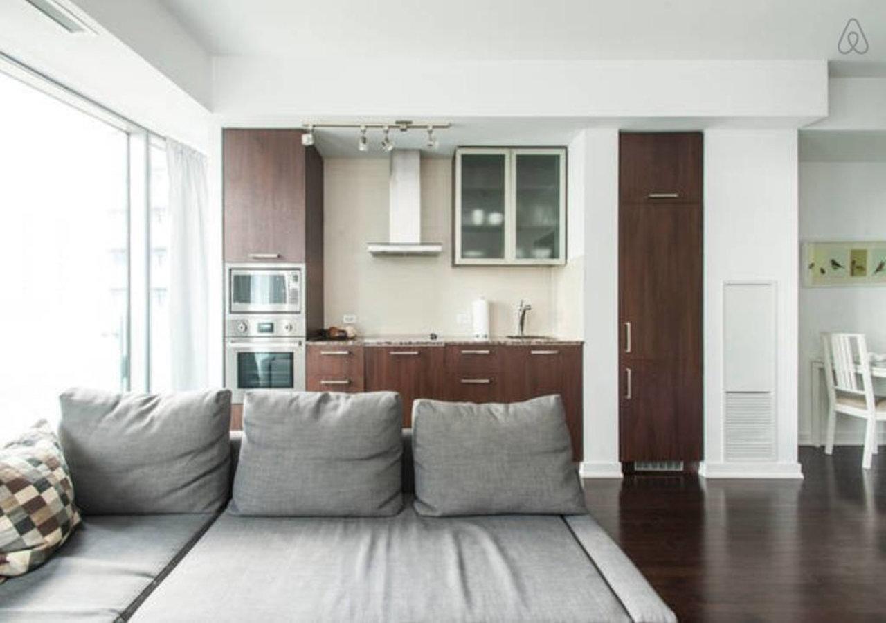 Eg Suites - York St Condos Cn Tower Toronto Eksteriør bilde